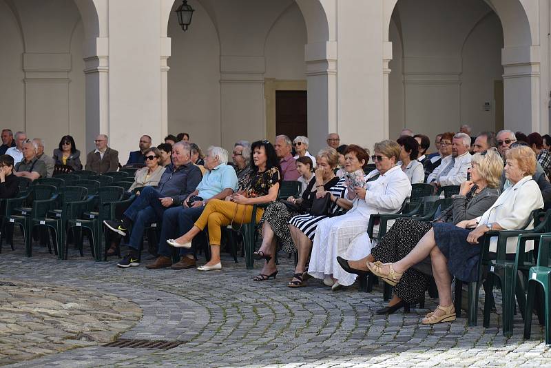 Koncert pro Holešov na zámeckém nádvoří. 14. května 2022.