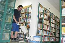 Od pondělí 27. července je knihovna z důvodu pravidelné prázdninové údržby uzavřena na dobu čtrnácti dnů.
