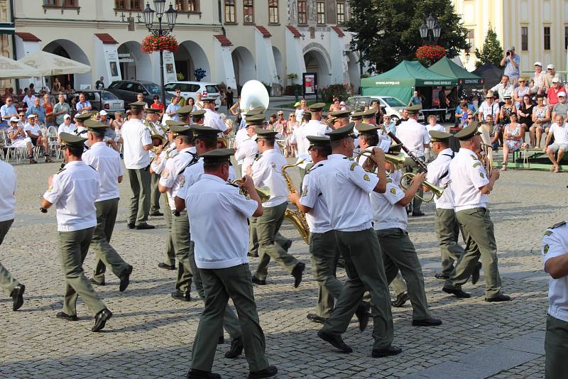 Mezinárodní festival vojenských hudeb na Velkém náměstí v Kroměříži 2019