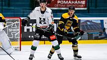 Hokejisté Kroměříže (černé dresy) ve 3. kole Krajské ligy jižní Moravy a Zlína zvítězili na ledě Hodonína 6:2.