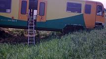 Snímky Drážní inspekce pořízené po srážce osobního vlaku a nákladního auta v holešovské místní části Dobrotice.