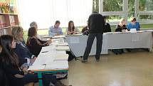 Komunální volby začaly v pátek 10. října tradičně ve 14 hodin také na Kroměřížsku.