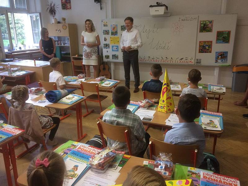 První školní den na ZŠ Zámoraví.