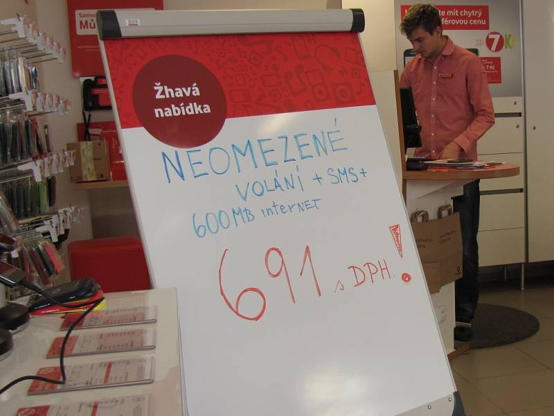 Nové tarify přilákaly do prodejen zákazníky telefonních operátorů i na Kroměřížsku.