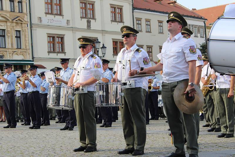 Mezinárodní festival vojenských hudeb na Velkém náměstí v Kroměříži 2019