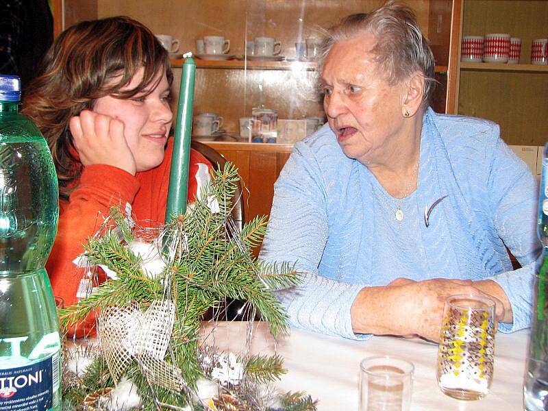 Ve středu 15. prosince 2010 se v kroměřížském Klubu Starý pivovar konalo předvánoční posezení pro seniory.