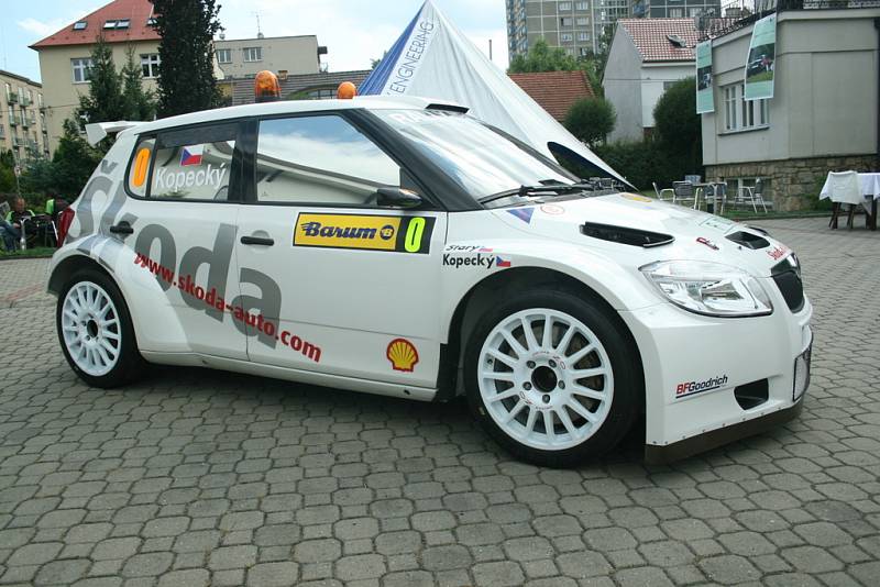 Prezentace prototypu Škody Fabie S2000 ve Zlíně. Vůz bude na Barum rally Zlín startovat co by předjezdec. Pilotovat jej bude Jan Kopecký.