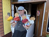 Vyhlášený zmrzlinář Michal Říha vyrábí s manželkou v Pravčicích na Kroměřížsku poctivou italskou zmrzlinu.