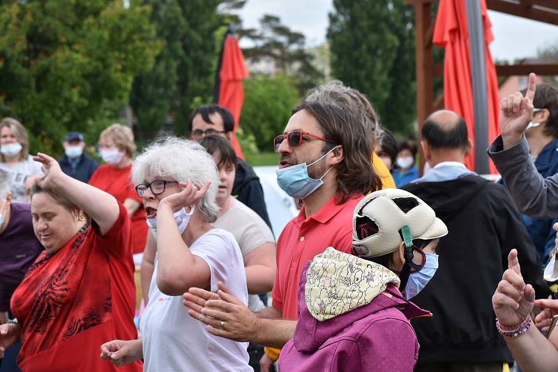 Koncert Standy Hložka v Domově pro osoby se zdravotním postižením Barborka v Kroměříži.