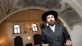 Židé z celého světa uctívají památku rabína Šacha - Kroměřížský deník
