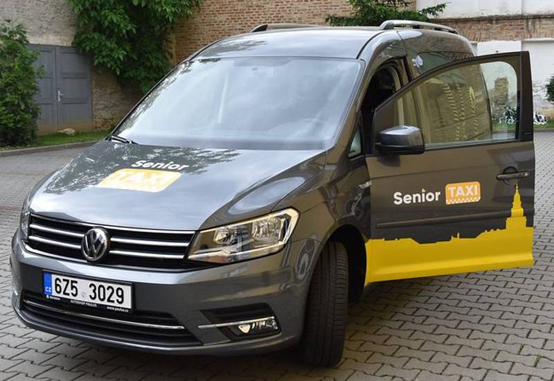 Nové auto sociální služby Senior taxi.