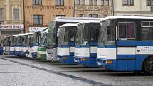 Velké náměstí v Kroměříži obsadily během povodní 2010 autobusy společnosti Krodos bus i městské hromadné dopravy, a navíc také stroje technických služeb. To proto, aby byly chráněny před případným vylitím řek.