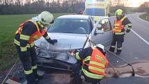 Po srážce aut na Bystřicku skončily v nemocnici dvě zraněné ženy