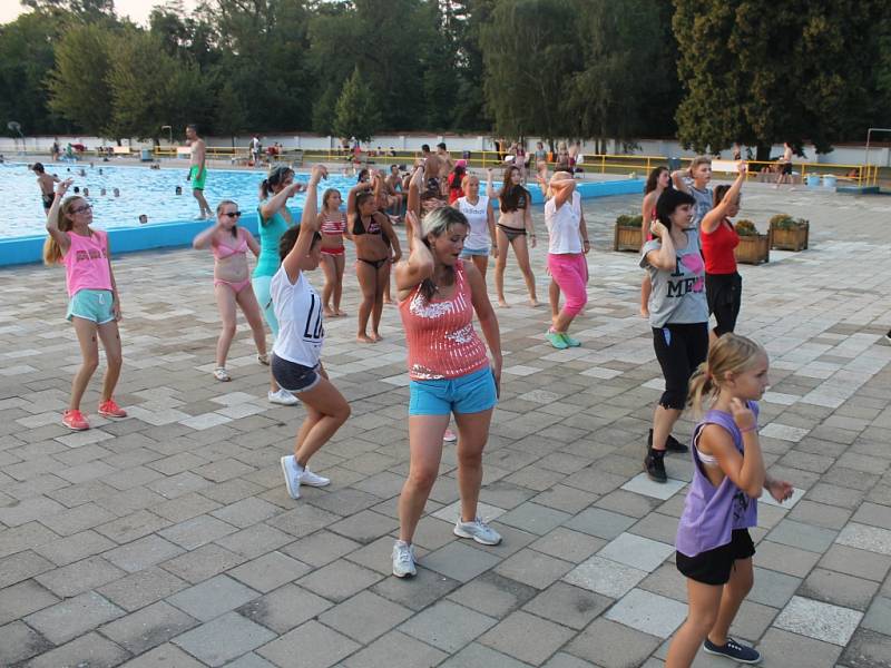 Koupaliště Bajda dostávají do pohybu taneční hodiny Marka Meluzína.