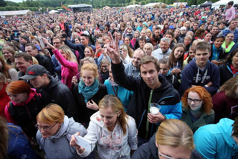 Festival Holešovská regata v zámeckém parku v Holešově.