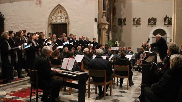 V chrámu svatého Mořice v Kroměříži vystoupily v sobotu 15.11. pěvecké sbory Salve z Olomouce a Cantus z Morkovic.