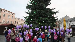 OBRAZEM: Balonky odnesly z náměstí v Holešově přání dětí Ježíškovi -  Kroměřížský deník