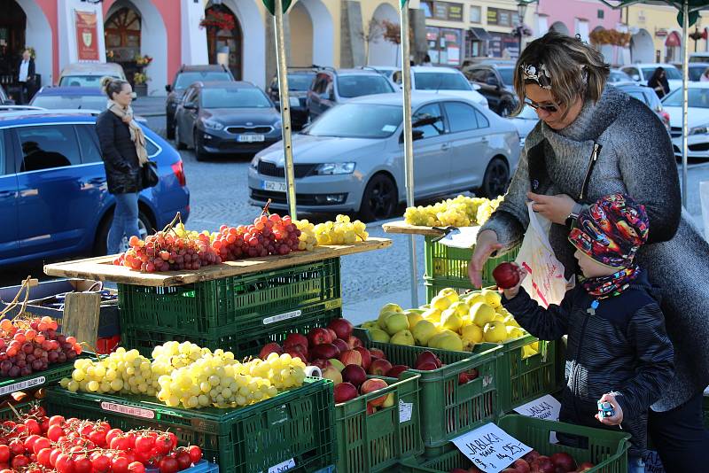 Jablečný den a farmářské trhy na Velkém náměstí v Kroměříži, 16. října 2021
