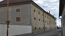 Budova bývalé sýpky v Rymicích. Únor 2022