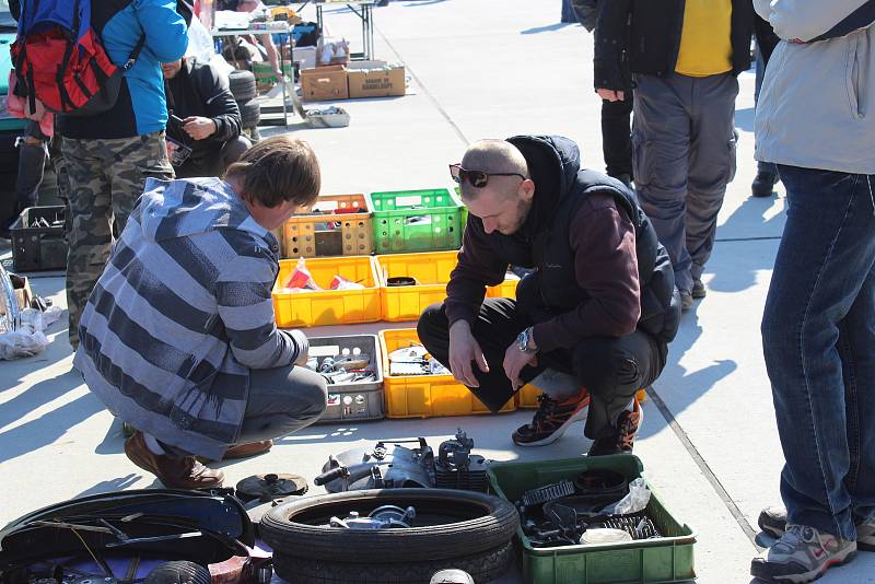 Auto moto burza a bleší trh na kroměřížském Výstavišti