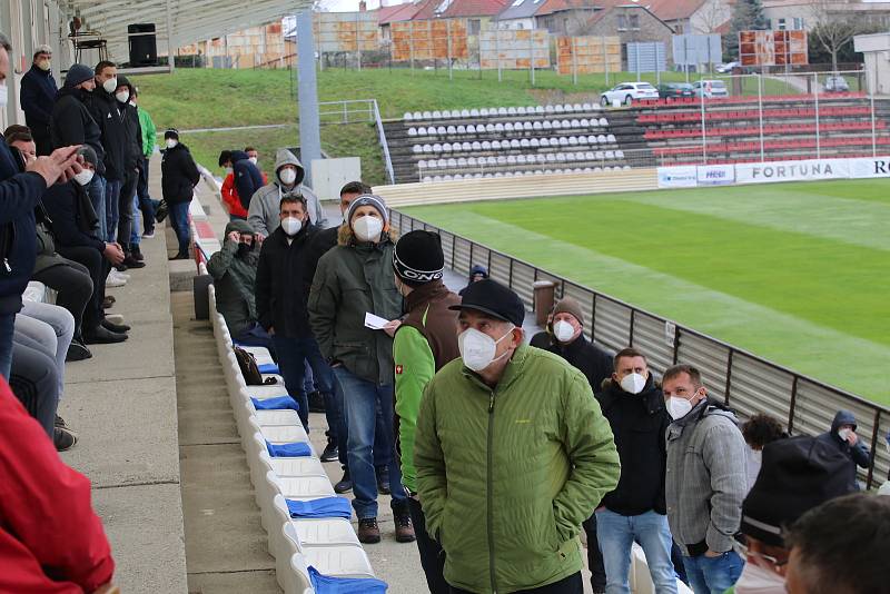 Velkému zájmu se těšila úterní volba nového vedení Okresního fotbalového svazu v Kroměříži. Z 54 klubů s právem volby dorazilo 45.