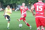 Divizní fotbalisté Skaštic (v zeleném) v úvodním kole skupiny E doma smolně podlehli Vsetínu 0:1. Jediná branka padla v samém závěru duelu.