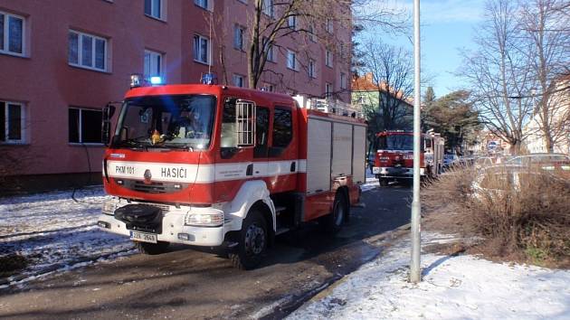 Požár v kroměřížském bytě nepřežila jedna osoba.