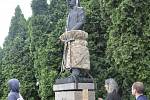 Holešovská socha prvního prezidenta Tomáše Garrigue Masaryka v ulici nesoucí jeho jméno se stěhuje: musí ustoupit přestavbě nedaleké křižovatky na kruhový objezd. Podstavec se sochou bude instalován na nové místo, radnice zveřejnila i vizualizaci nové pod