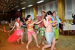 Havajský večírek pro rodiče a veřejnost v duchu Ria de Janei. Pasování studentů do řad maturantů.