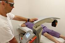 Laser na covidové pneumonie pomáhá v Kroměřížské nemocnici i při fyzioterapii.