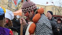 Druhá únorová sobota byla na Kroměřížsku ve znamení masopustu. Tradiční Masopustní jarmark nechyběl ani v Kroměříži, a to za doprovodu maškar, dechové hudby a regionálních specialit.