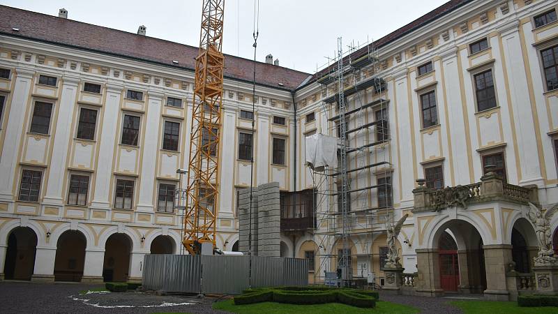 Opravy Arcibiskupského zámku v Kroměříži.