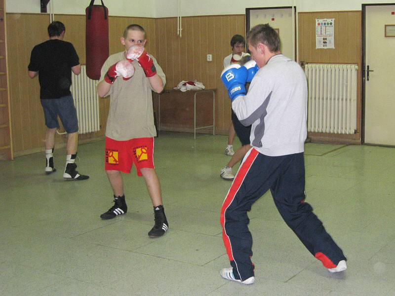 V kroměřížském Sokole trénují mladí boxeři. Tři z nich minulý týden uspěli v mistrovství ČR kadetů.