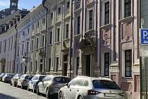 Kanovnické domy v Jánské ulici čeká v letošním roce repase oken a dveří.