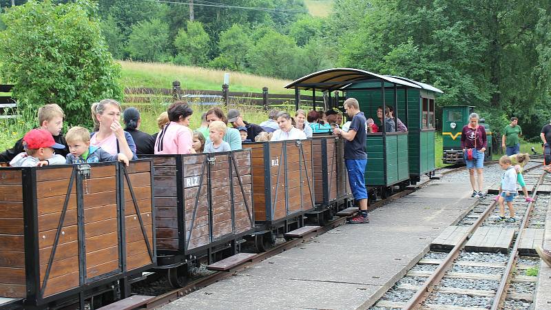 Prázdninové poježdění na lesní železnici v Rajnochovicích.