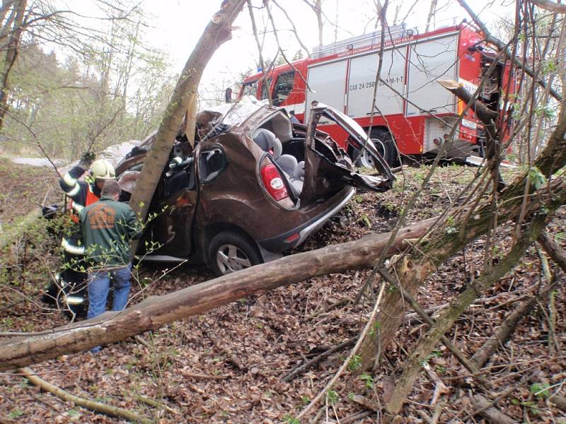 Vážná havárie u Vrbky: zranili se čtyři lidé