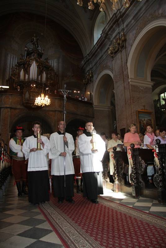 Nultý ročník slavnosti Dožínek se konal v neděli v Holešově. Program začal průvodem města, pokračoval mší svatou v chrámu Nanebevzetí Panny Marie. Odpoledne následoval kulturní program ve Smetanových sadech.