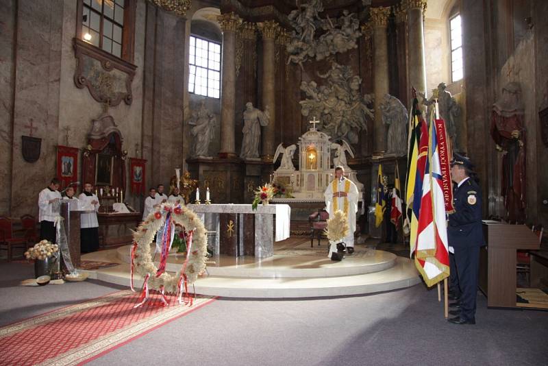 Nultý ročník slavnosti Dožínek se konal v neděli v Holešově. Program začal průvodem města, pokračoval mší svatou v chrámu Nanebevzetí Panny Marie. Odpoledne následoval kulturní program ve Smetanových sadech.