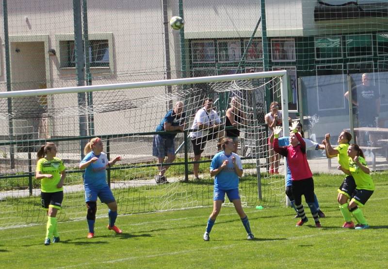  MSDŽ zápas Holešovské holky - Vlkoš 9. jarní kolo