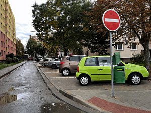 Nová parkovací stání vznikla v poslední době ve Francouzské ulici na sídlišti Zachar v Kroměříži.
