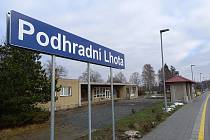 Od poslední změny jízdního řádu v neděli 12. prosince 2021 přestala existovat železniční stanice Rajnochovice. Nově nese název Podhradní Lhota, a to podle katastru obce, ve které se dlouhá léta nachází.