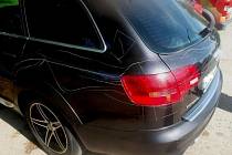 Škodu za sto tisíc nadělal na firemním voze značky Audi zatím neznámý vandal v Holešově během noci na pondělí 30.5.