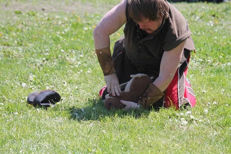 První ročník historického festivalu Holleschau přilákal stovky lidí z celého kraje, mohli tak shlédnout bitvu při ochraně města před polskými vojsky za třicetileté války.