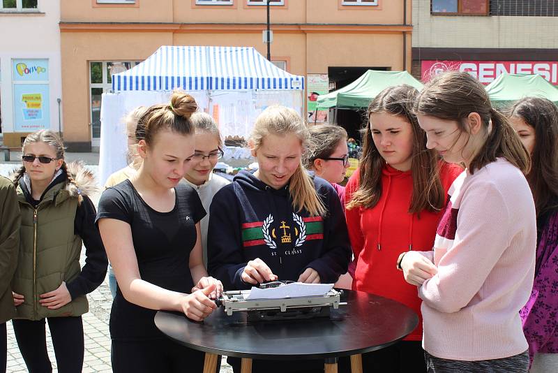 Okrašlovací a zábavní spolek Bystřice pod Hostýnem uspořádal akci na podporu osvěty problémů nevidomých.