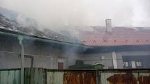 Požár střechy rodinného domu v Kvasicích.