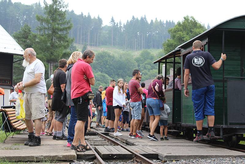 Prázdninové poježdění na lesní železnici v Rajnochovicích.