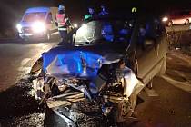 Nehoda osobních aut na křižovatce u Martinic, pondělí 17. října 2022.