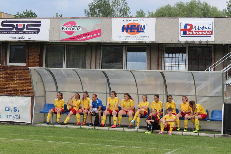 Celostátní finále Ligy základních škol v minifotbalu, které letos hostí Kroměříž, začalo ve čtvrtek 25. května.