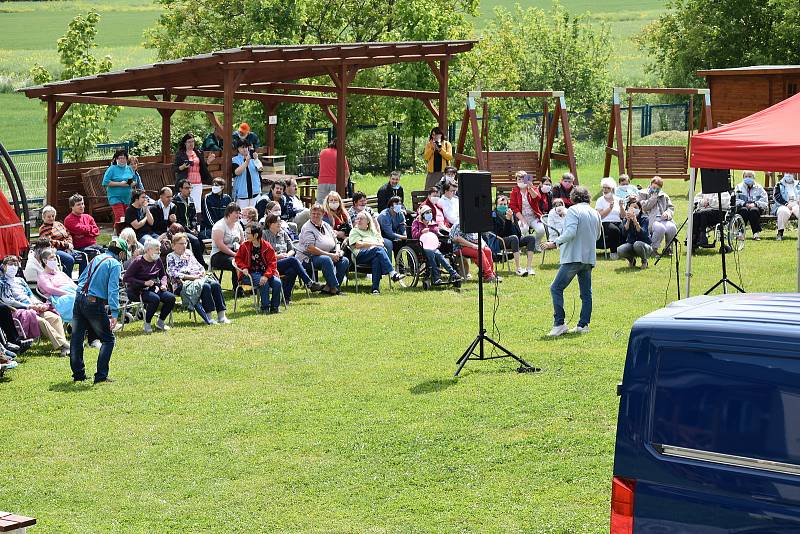 Koncert Standy Hložka v Domově pro osoby se zdravotním postižením Barborka v Kroměříži.