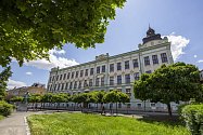 Základní škola na Komenského náměstí v Kroměříži.